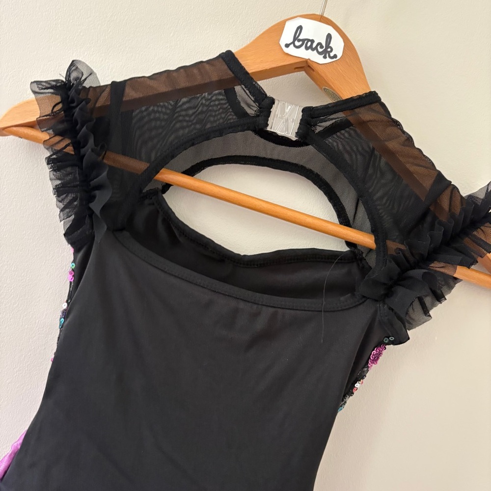 Black and Pink Dance Costume with Elegant Design - Picture 9 of 11